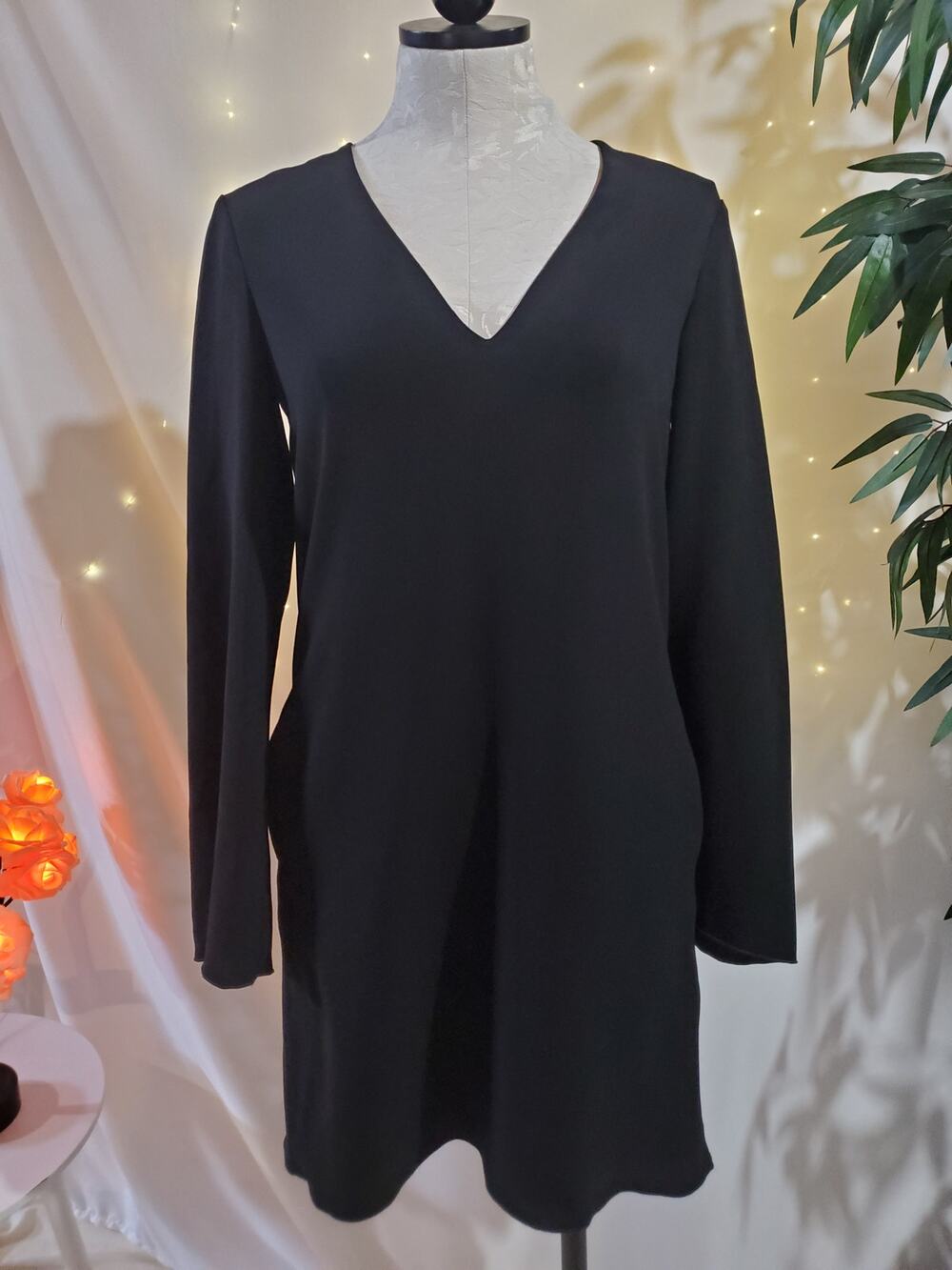 Theory Ulyssa Admiral Crepe Black V Neck Shift Dress Womens Size P Long Sleeve